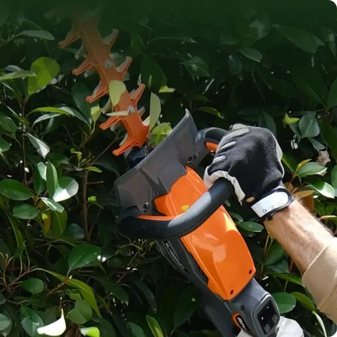 Sunseeker - Hedge Trimmer 30" Adjustable Speed 1200W 60V | CHT7612