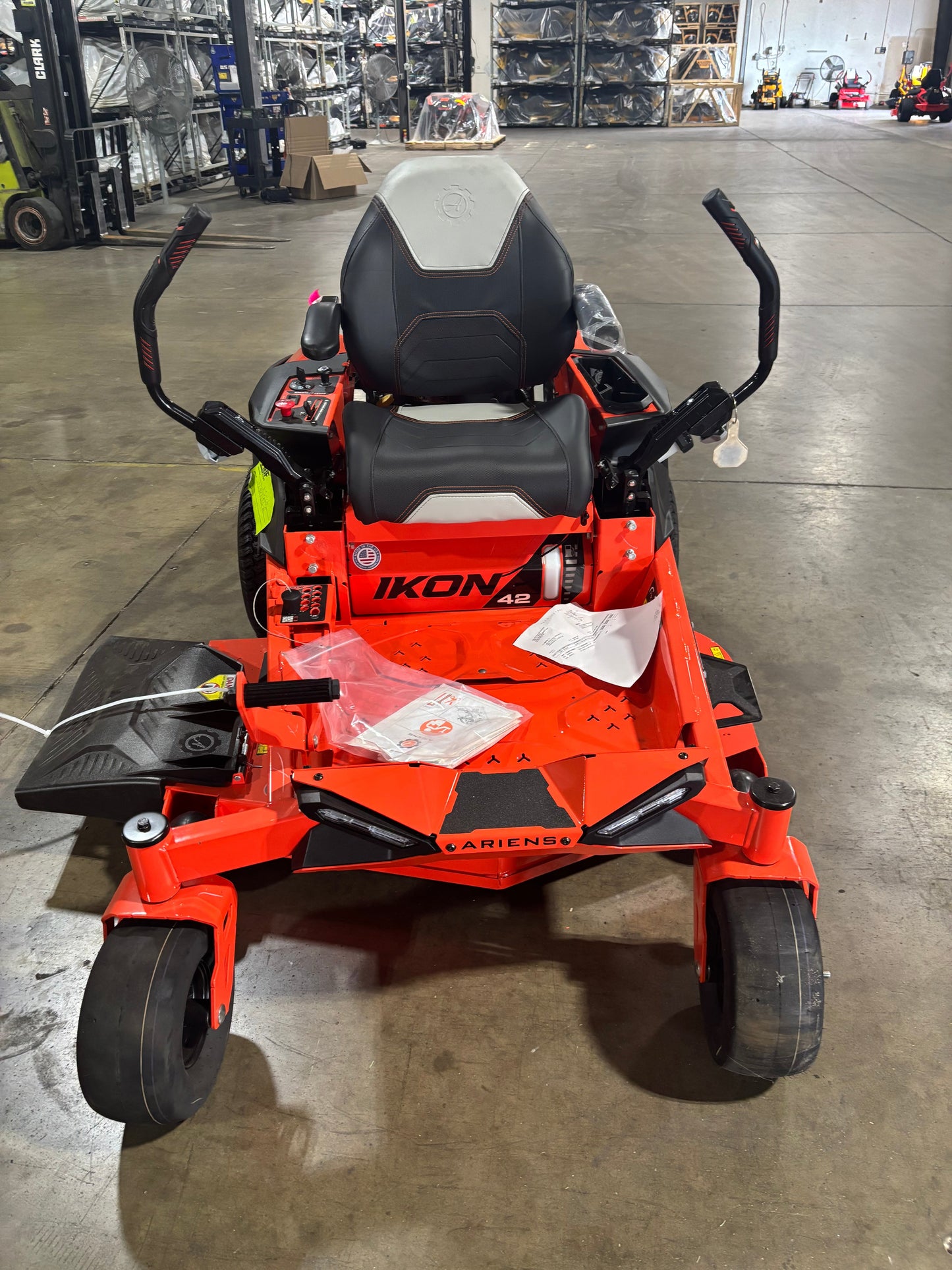 Ariens IKON (42") 21.5HP Kawasaki Zero Turn Mower 918002 (Scratch & Dent/Full Warranty)