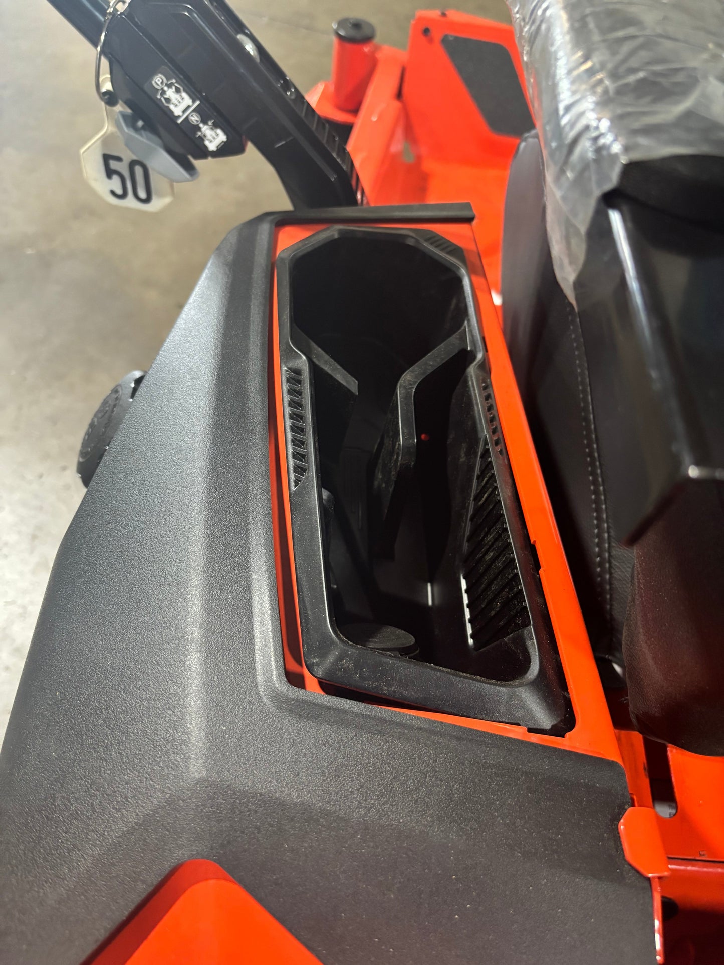 Ariens IKON (42") 21.5HP Kawasaki Zero Turn Mower 918002 (Scratch & Dent/Full Warranty)