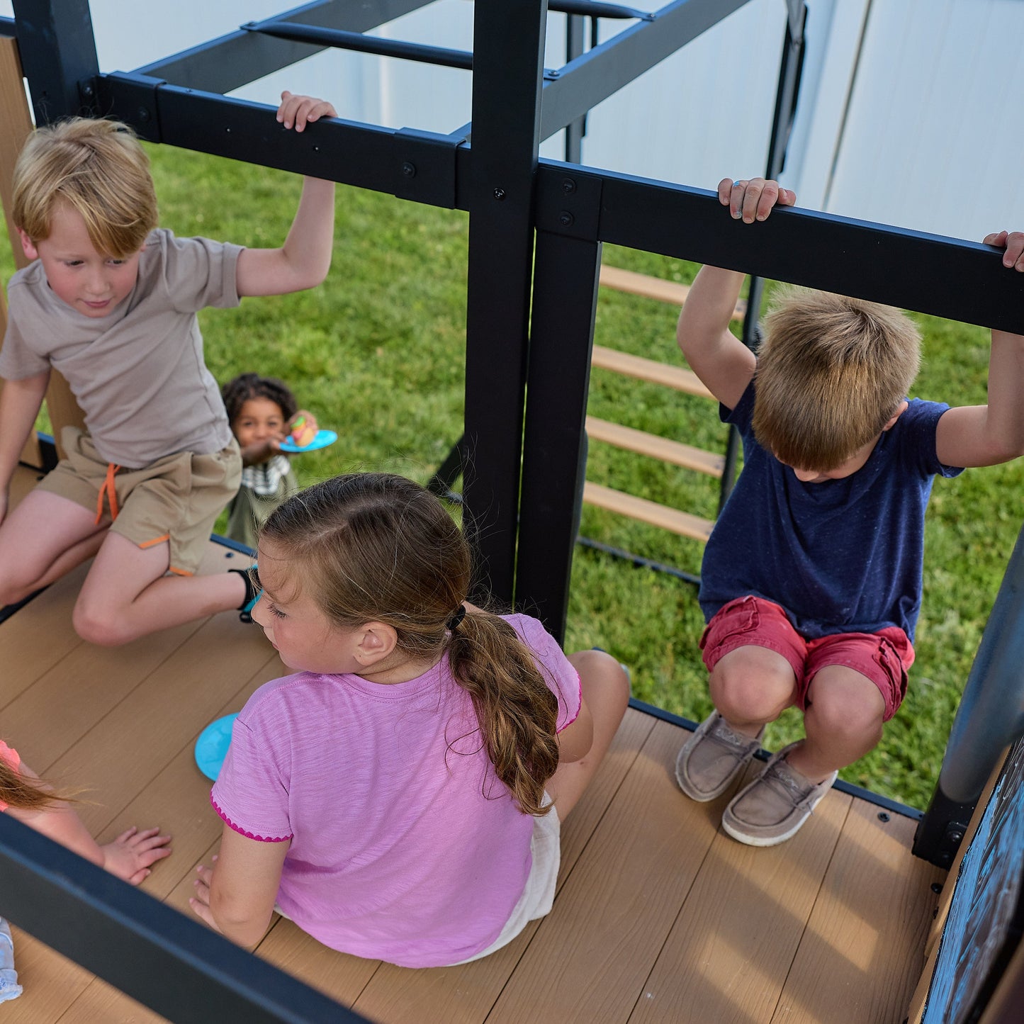 Atlas Steel Swing Set with Monkey Bars