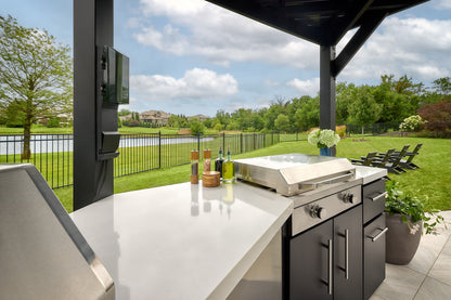 Edgemont Cove | Curved Outdoor Kitchen with Built-In Grill, Griddle & Pizza Oven
