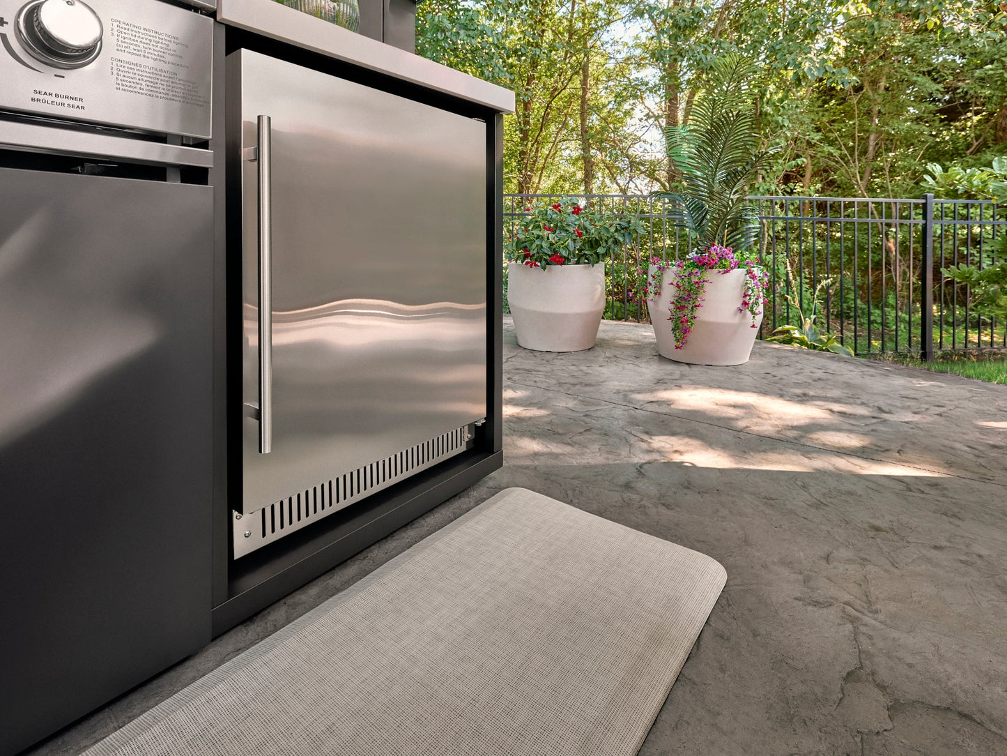 Lancaster | Galley Outdoor Kitchen with Built-In Grill & Griddle