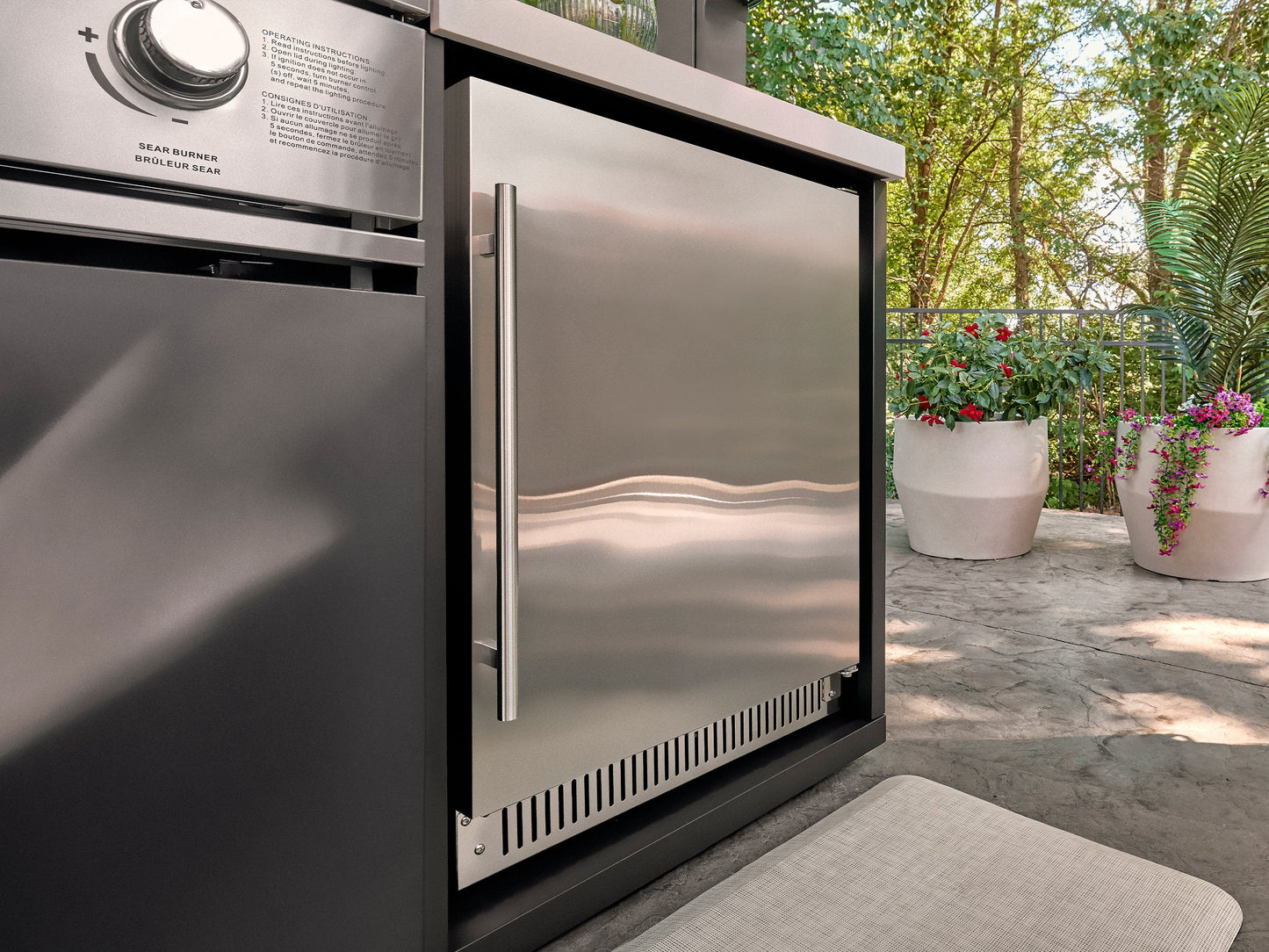 Lancaster | L-Shape Outdoor Kitchen with Built-In Grill & Griddle