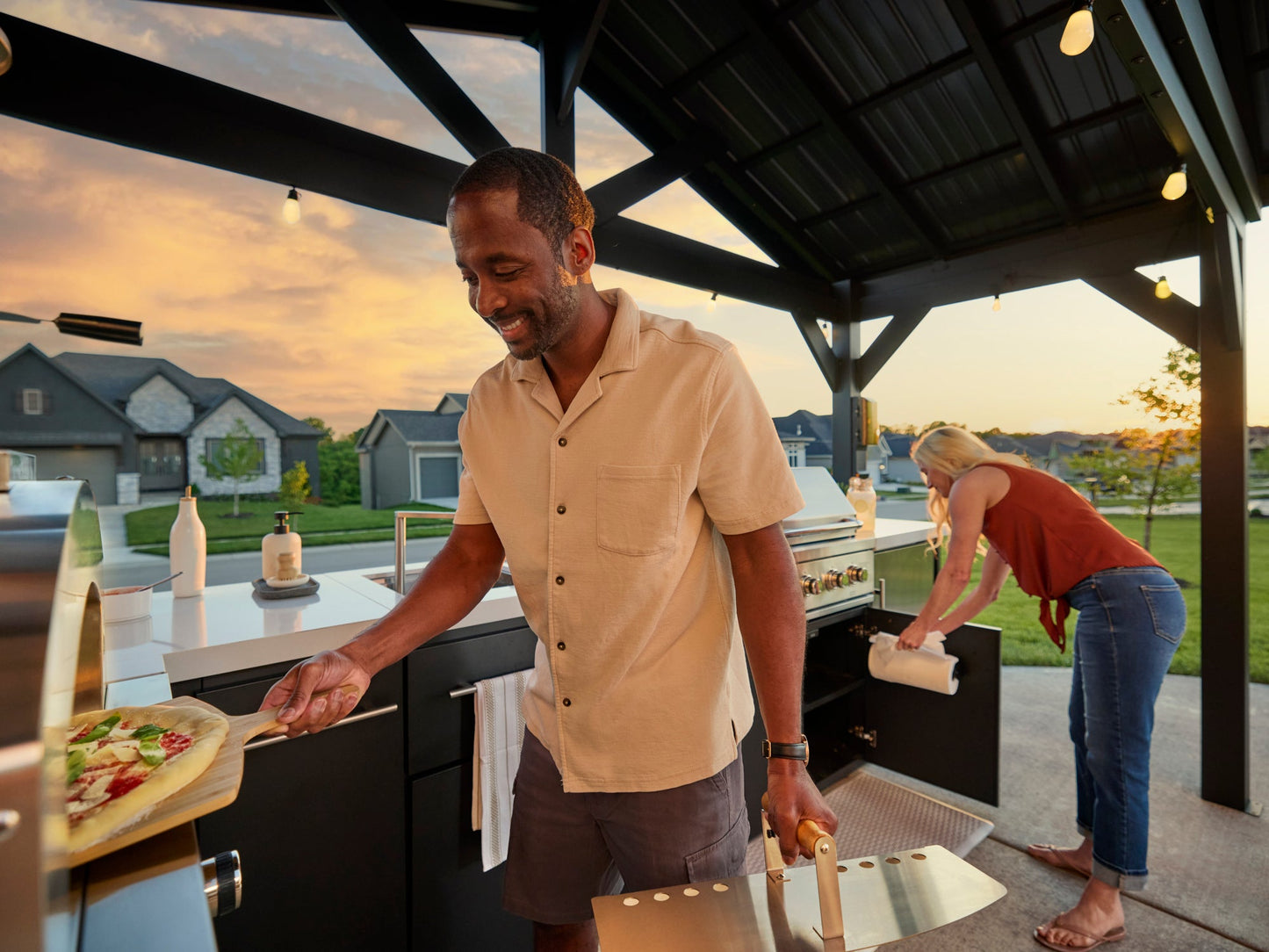 Lancaster | L-Shape Outdoor Kitchen with Built-In Griddle & Pizza Oven