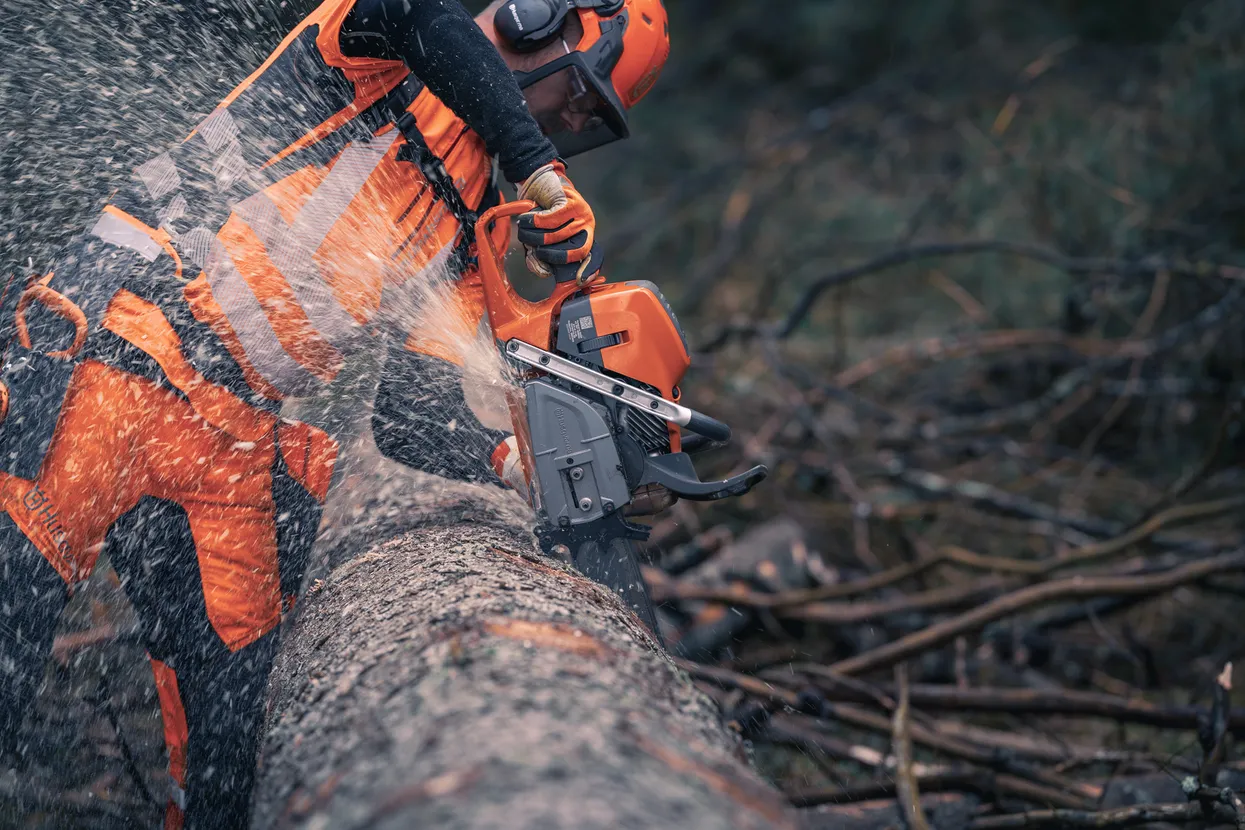 Husqvarna 592XP (93cc) Chainsaws