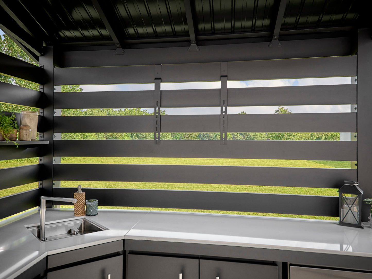 Langston | Covered Walk-In Outdoor Kitchen with Built-In Grill & Pizza Oven