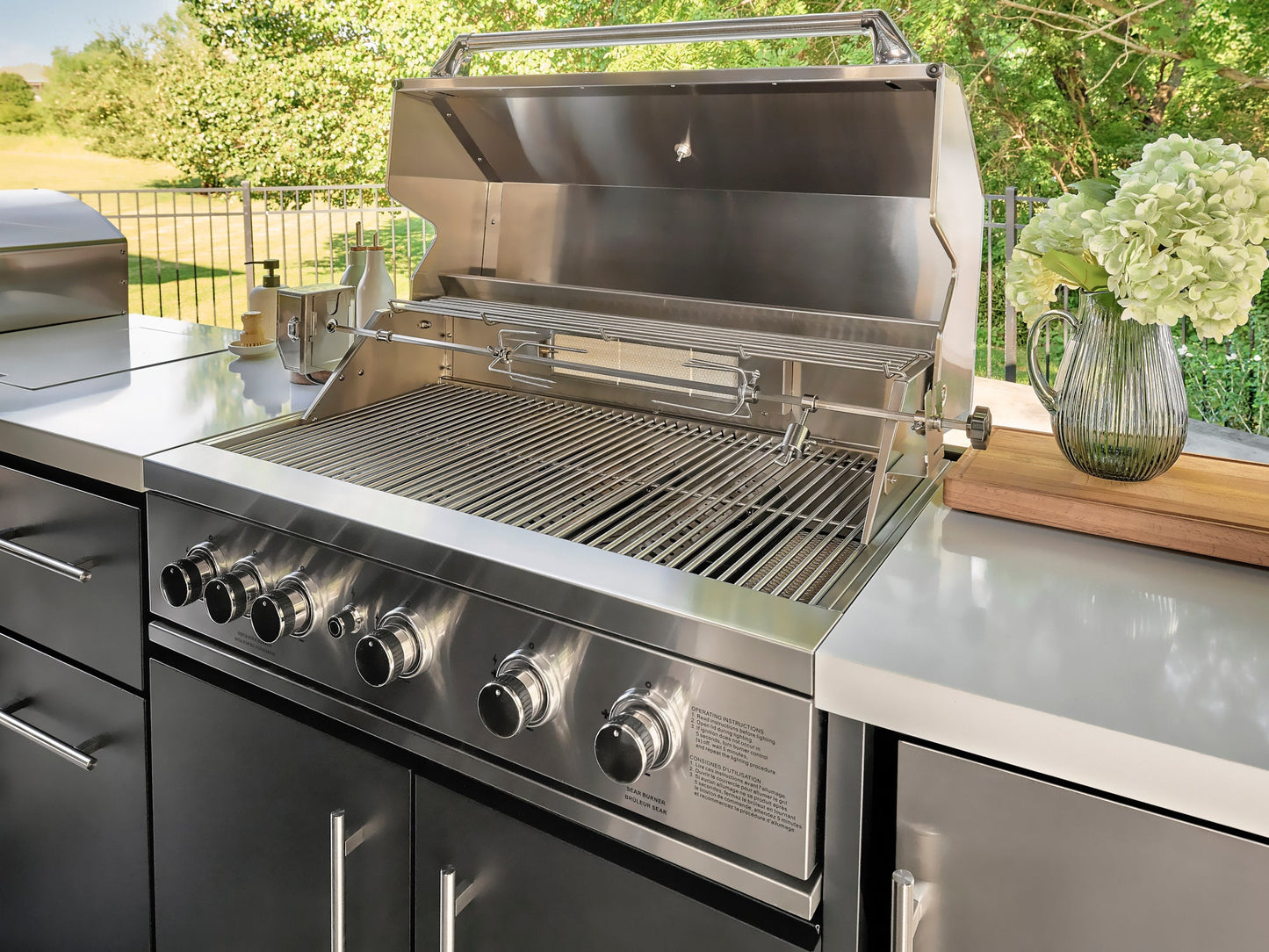 Lancaster | Galley Outdoor Kitchen with Built-In Grill & Pizza Oven