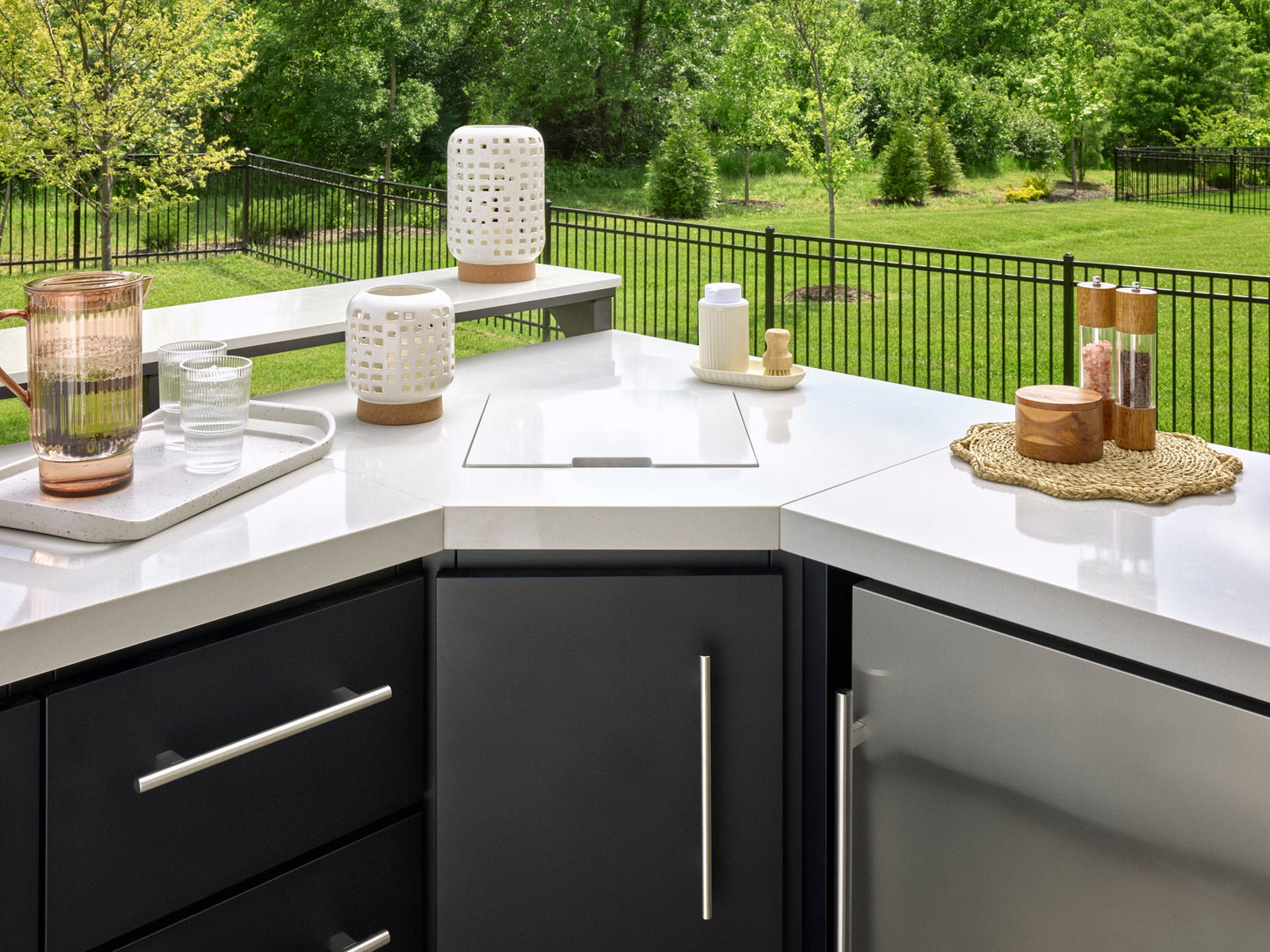 Emory | Corner Outdoor Kitchen Island with Bar Seating & Built-In Grill – Right