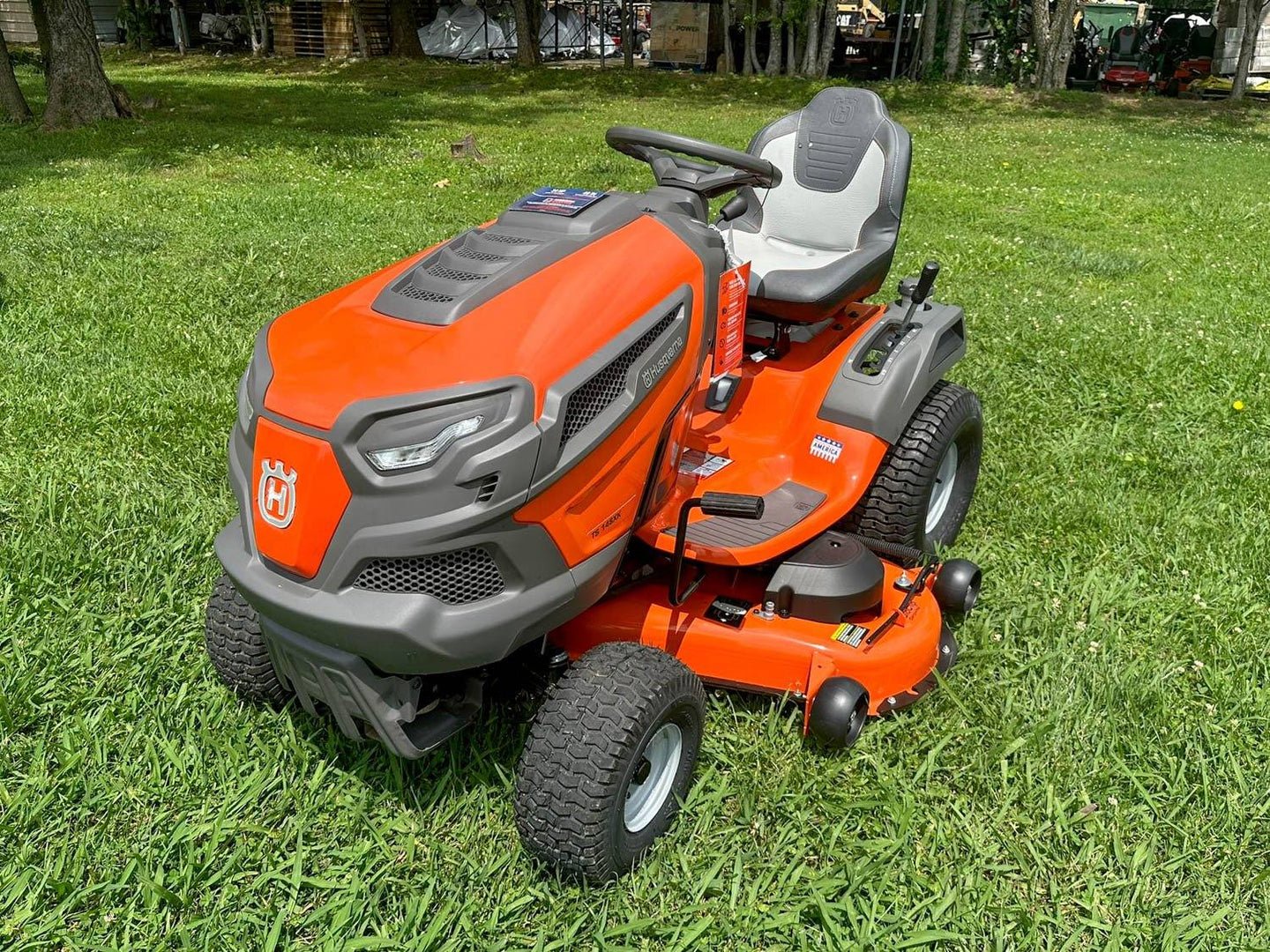 Husqvarna TS 148XK 48″ Lawn Tractor 24HP KOH (Scratch and Dent)