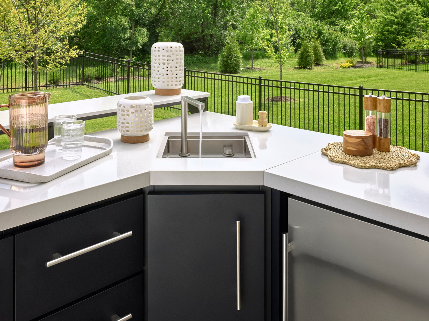 Emory | Corner Outdoor Kitchen Island with Bar Seating & Built-In Grill – Right