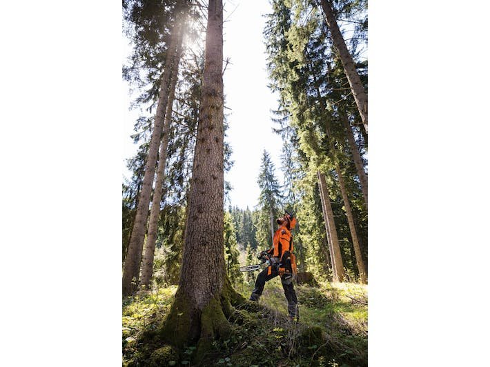 STIHL MS 462 C-M 28 72.2cc 28″ 13 Lbs Fuel-Efficient Gas-Powered M-Tronic C-M Chainsaw w/Bar & Chain